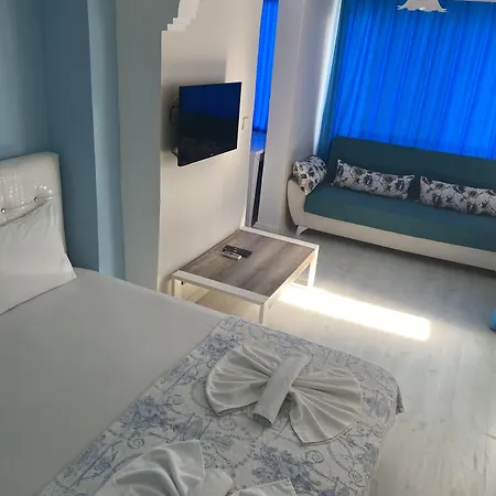 Mavi Butik Çeşme