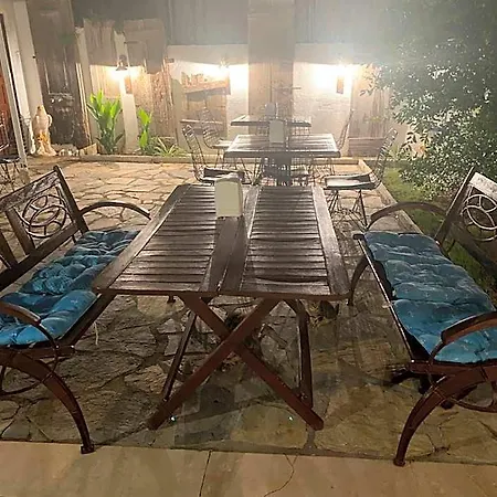 Mavi Butik Çeşme