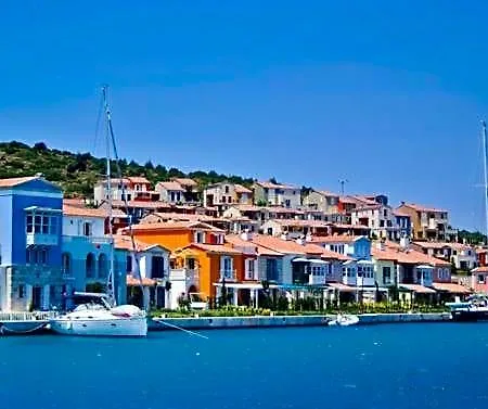 Mavi Butik Çeşme