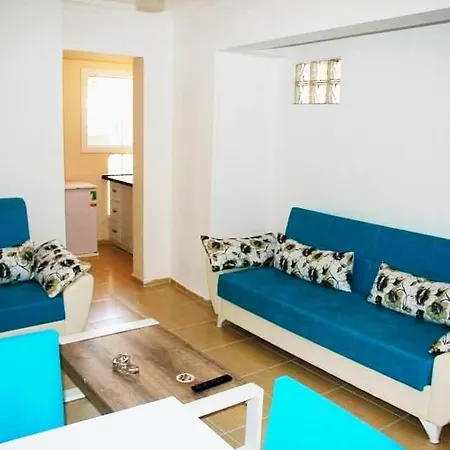 アパートホテル Mavi Butik Çeşme